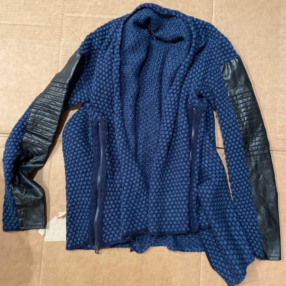 Devoted Blue & Black Women’s Knit Sweater Size Medium